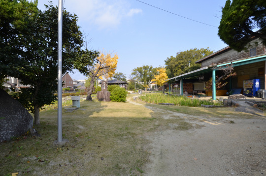 知立神社に隣接する公園