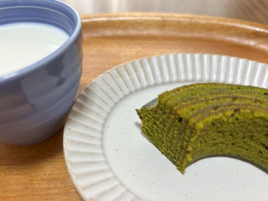 濃い抹茶　バウムクーヘン